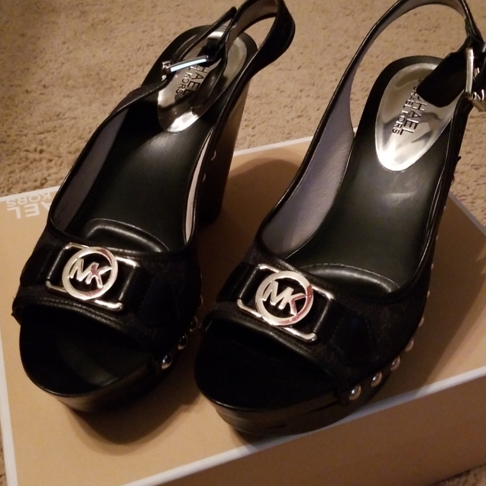 MICHEAL KORS!! LADIES HEELS...